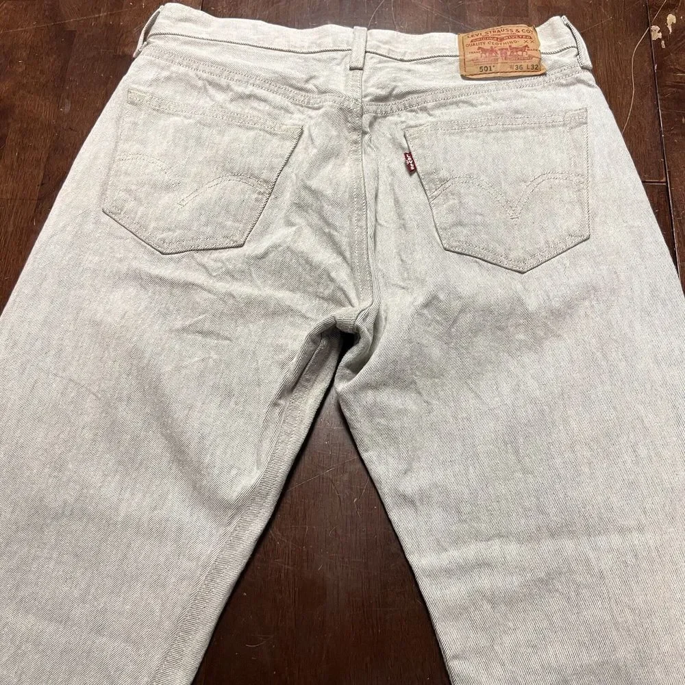 Levi's 501 Jeans Mens 36 (fits 34x31) Gray Button Fly Straight Fit Denim Pants‎